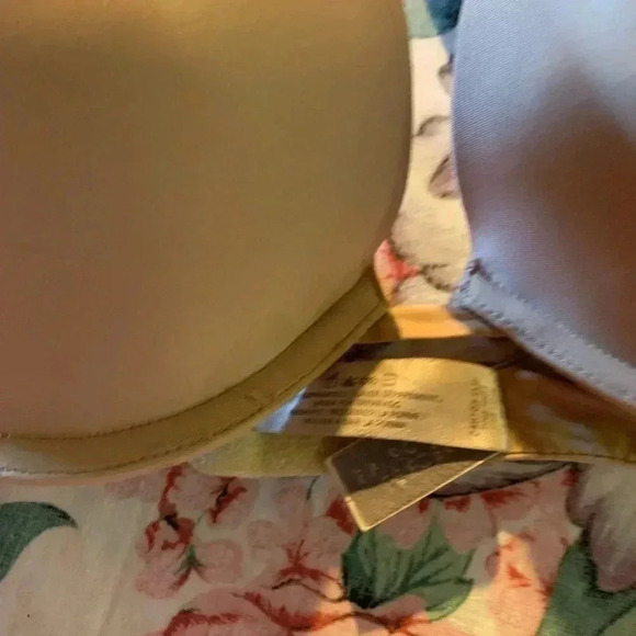 Victoria Secret Women Tan Bra Size 34 C - Picture 3 of 13